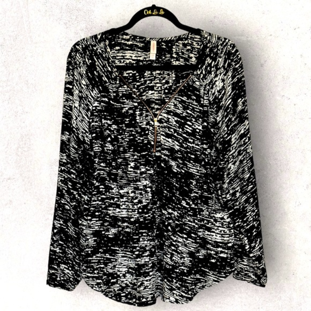 Xhilaration Women’s Black & White Boho Zip Front Blouse Size‎ L